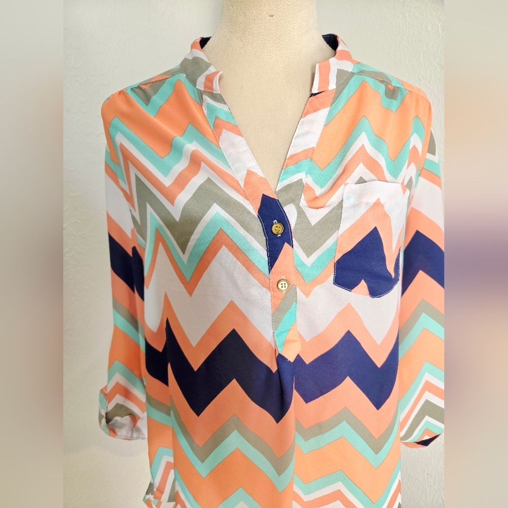 Wishful Park Chevron Print Blouse in Peach/Teal/Navy, 3/4 Sleeves, Size XL - Picture 3 of 9